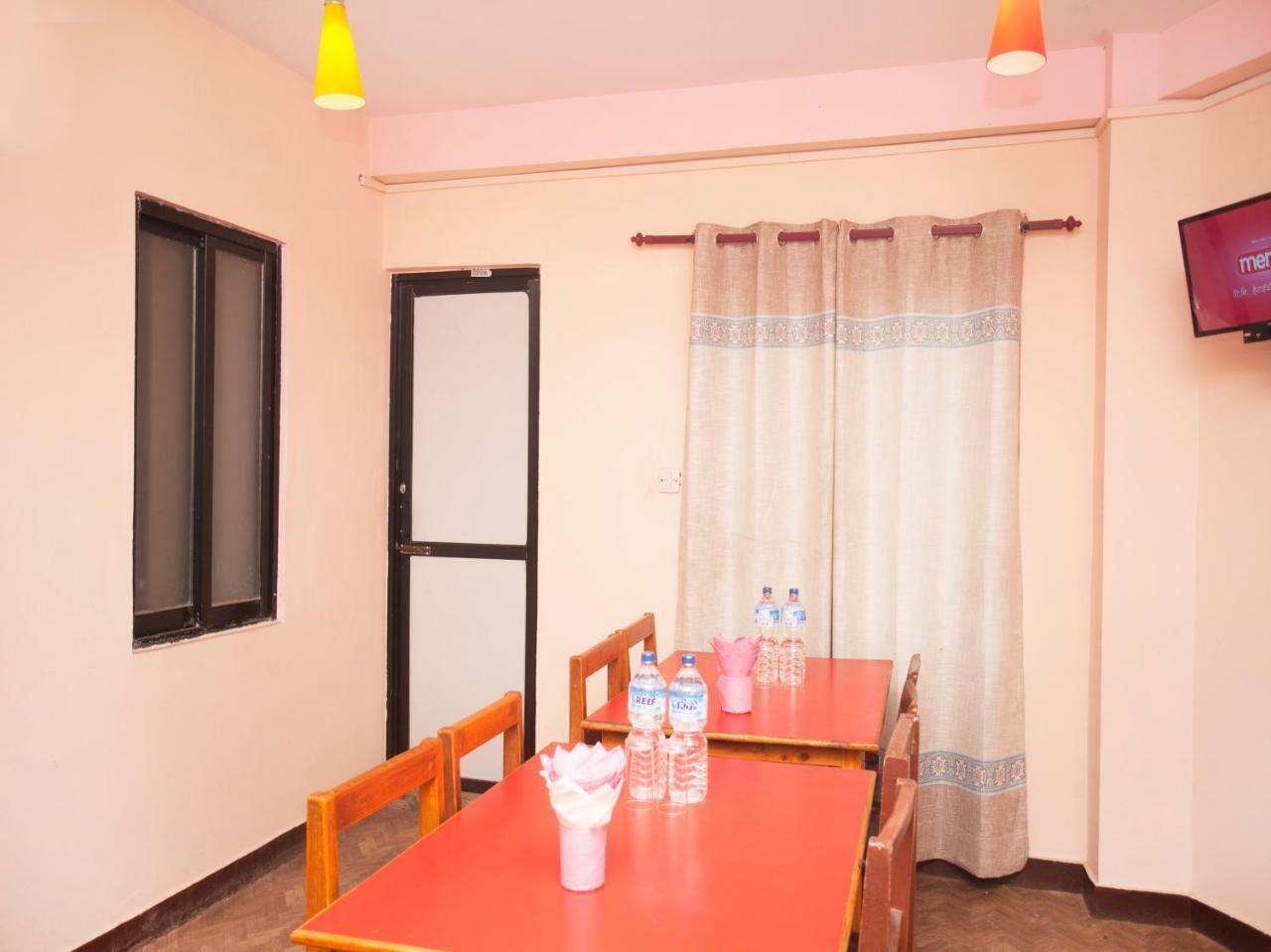Oyo 341 Hotel Kusum Kohinoore Tokha エクステリア 写真