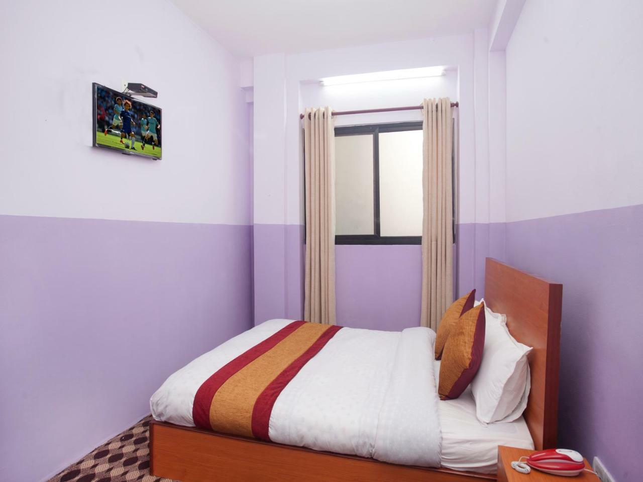 Oyo 341 Hotel Kusum Kohinoore Tokha エクステリア 写真